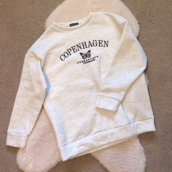 Tops - Copenhagen Sweatshirt!